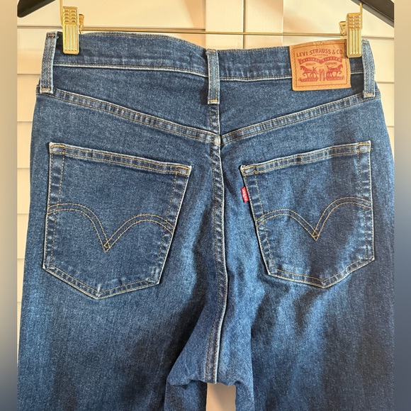 Levi's Women’s High Waisted Crop Flare Blue Denim Jeans Size 29 - Picture 8 of 13